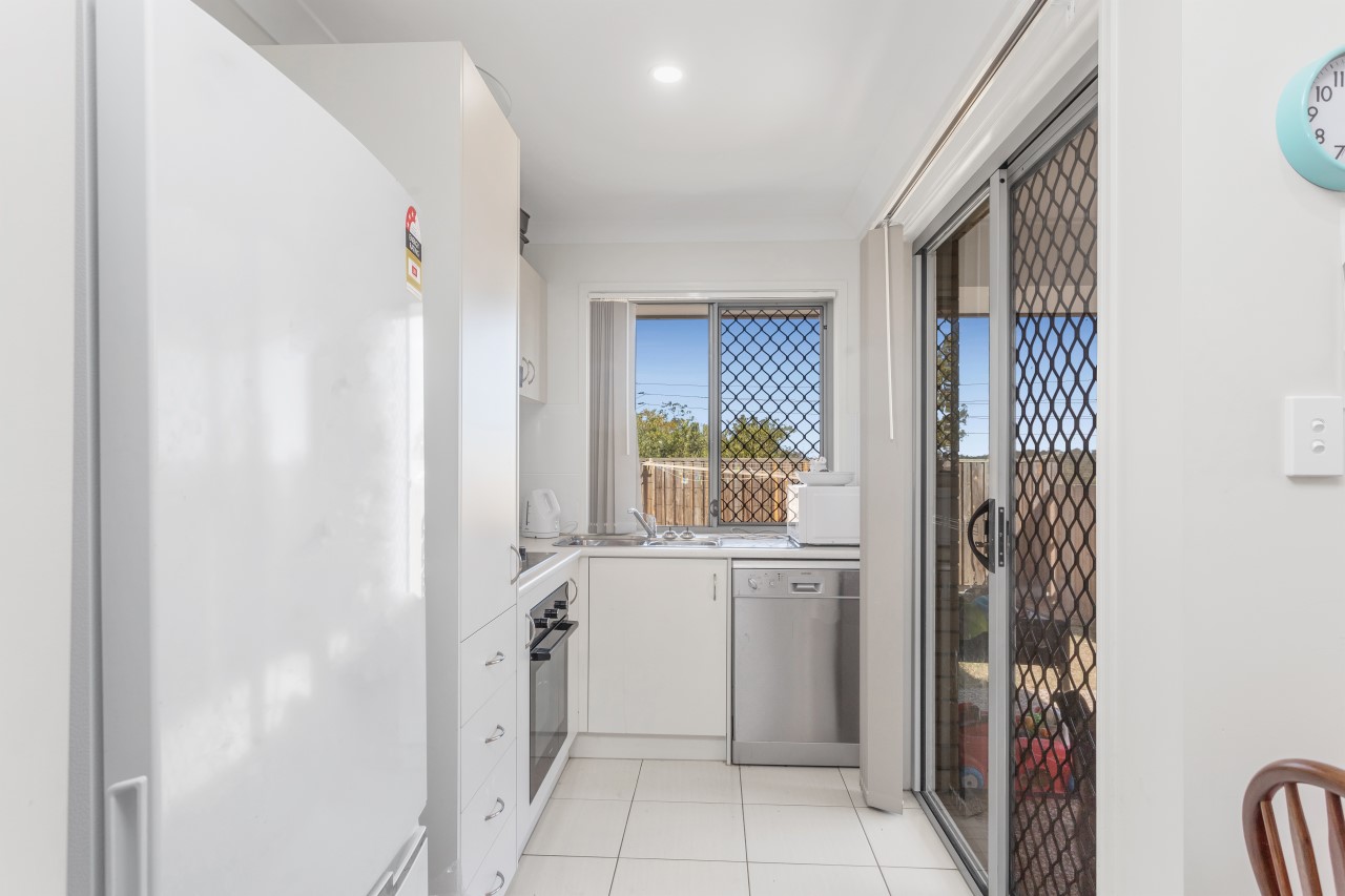 14 Prosperity Way Brassall - Daytime Photos (12).jpg