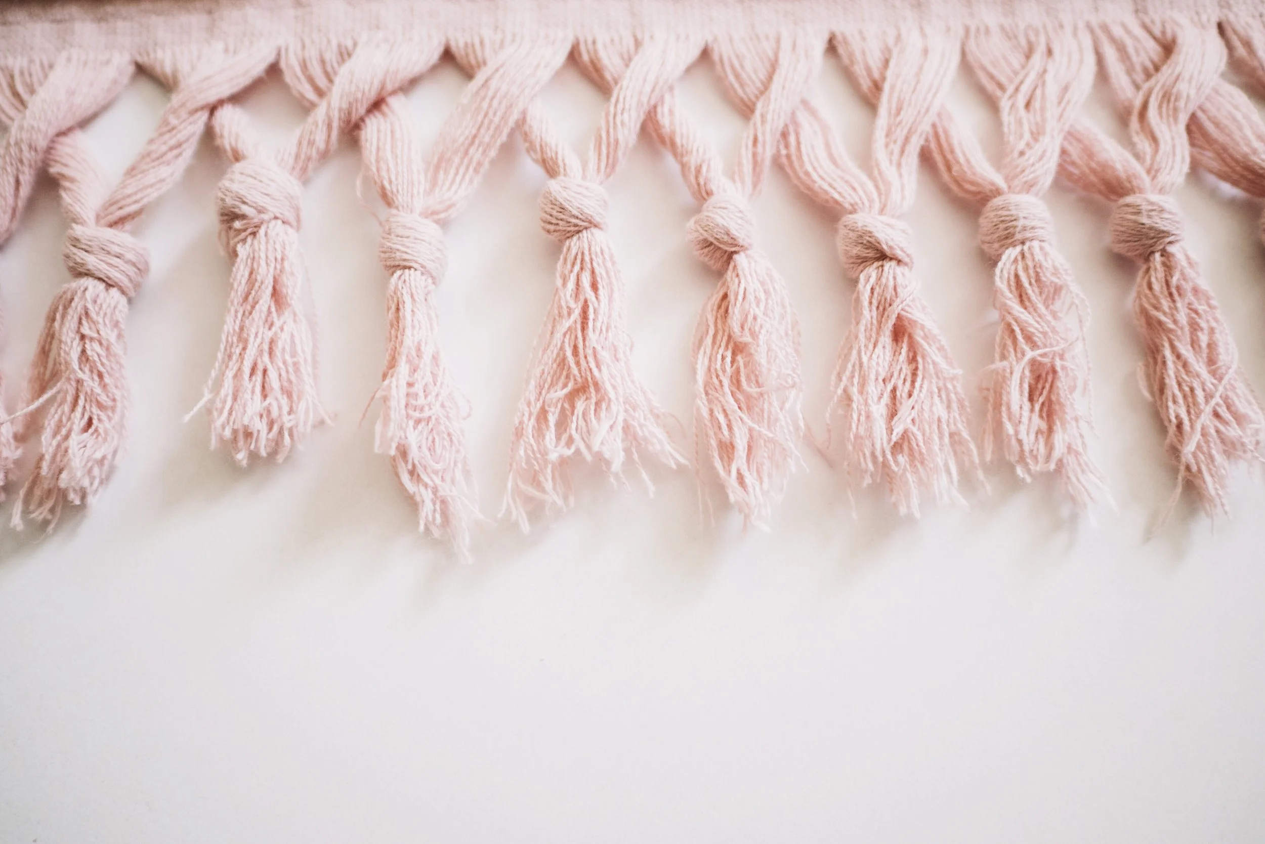 pink-tassel_t20_4ly0xO+2.jpg