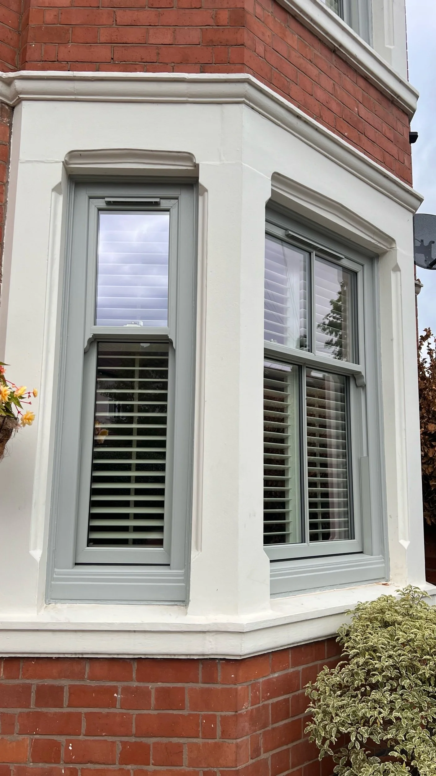  bay with sash replacements - offset transom. earlsdon 