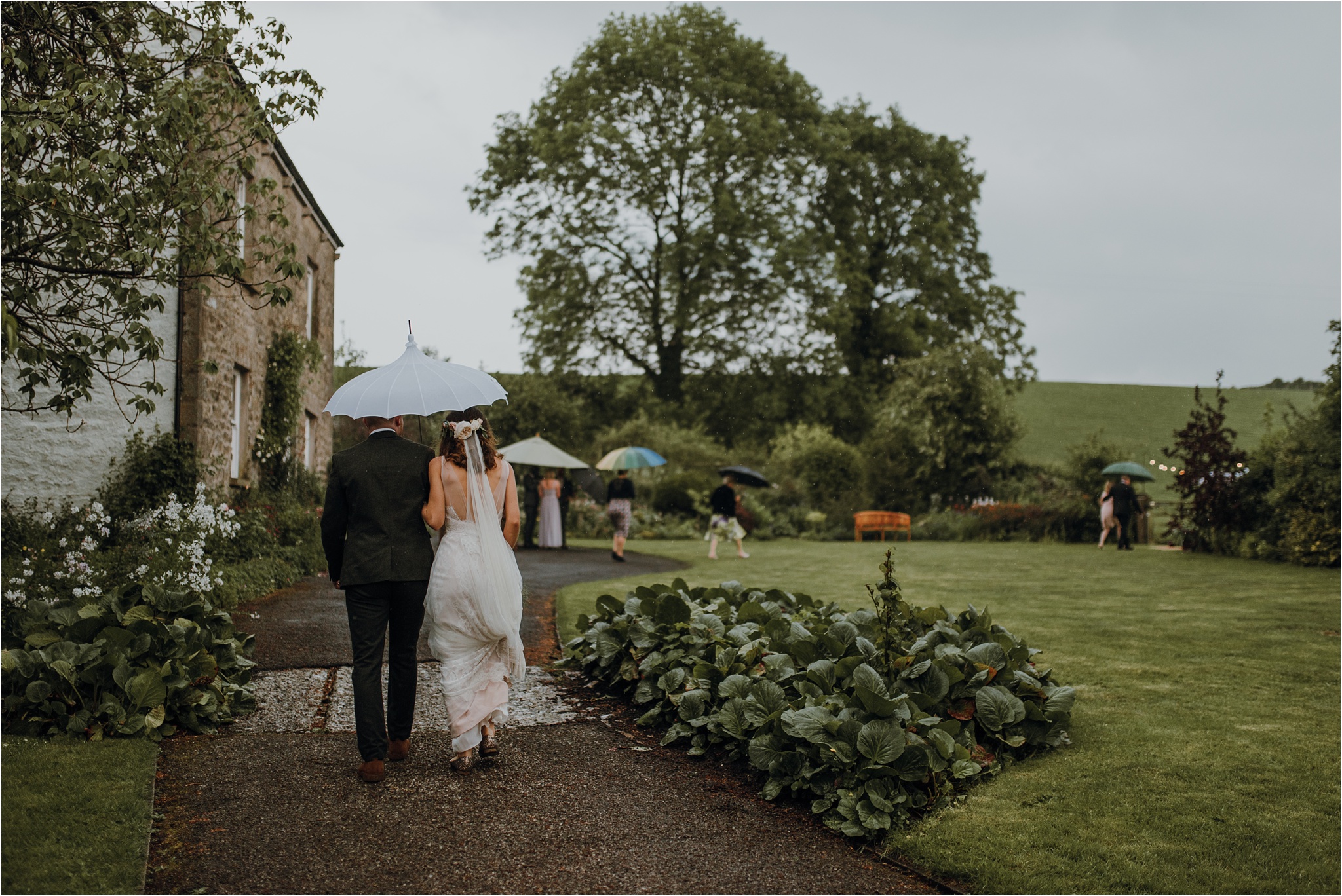 Outdoor-country-wedding-Edinburgh-photographer__0216.jpg