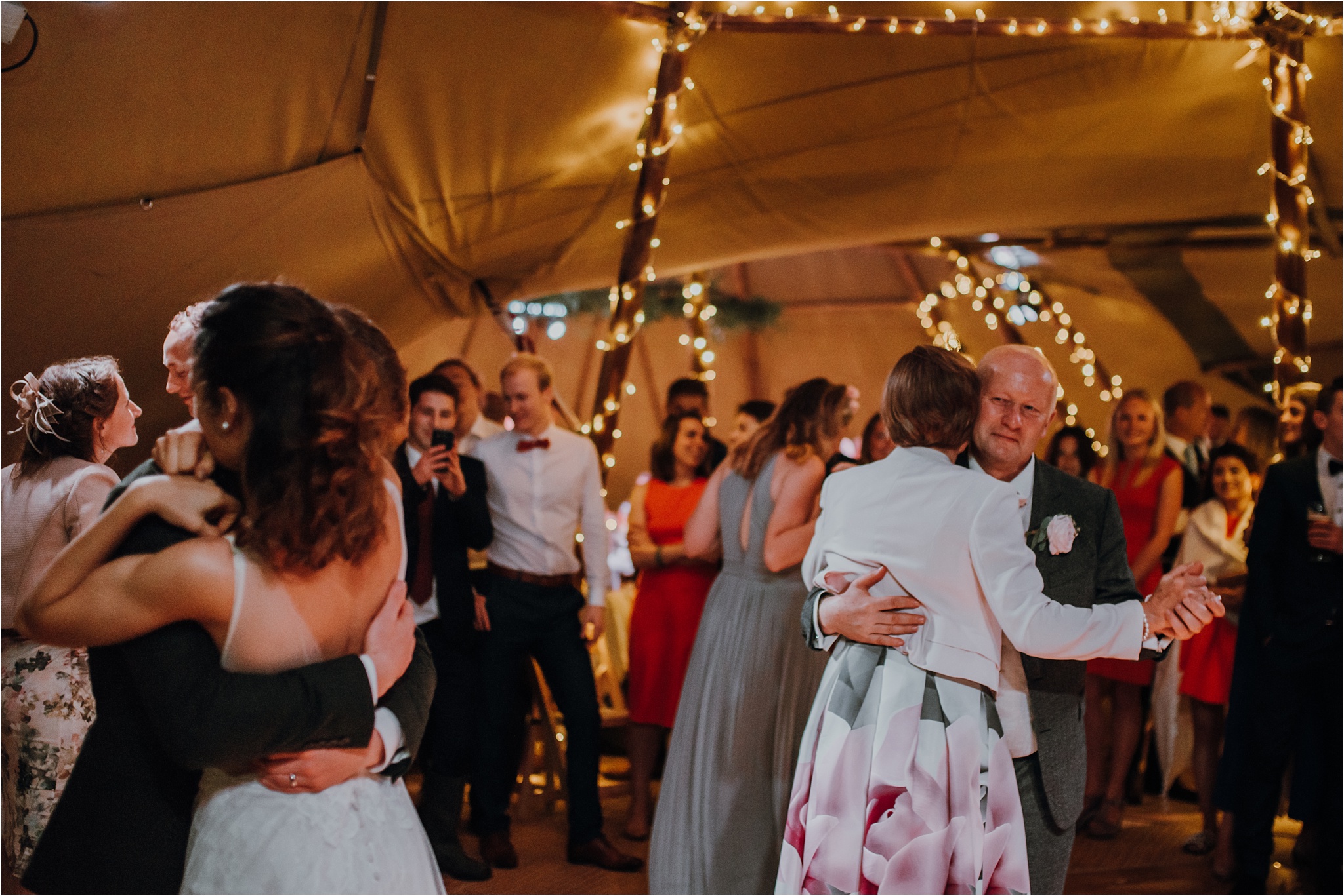 Outdoor-country-wedding-Edinburgh-photographer__0255.jpg