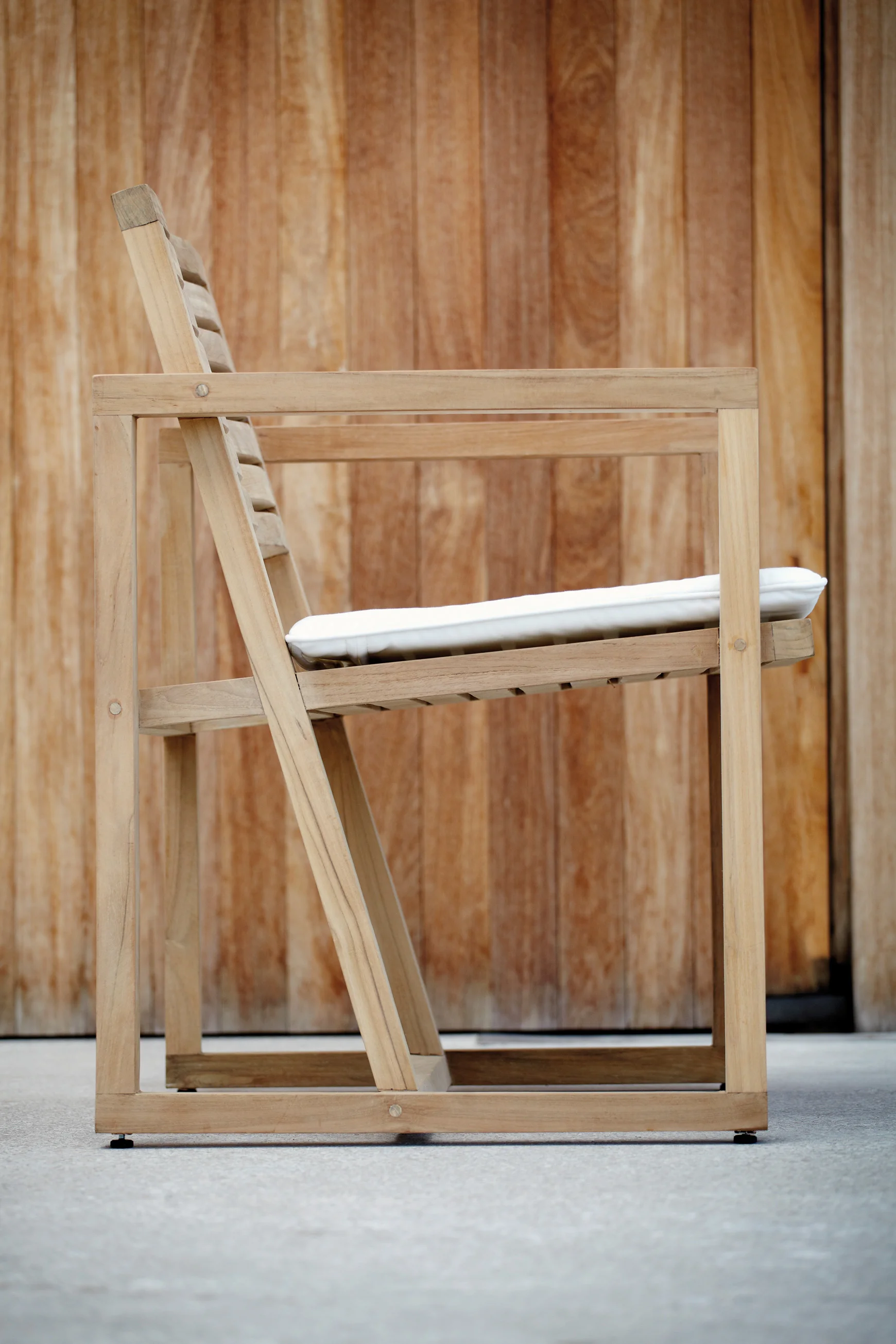 Timber Sessel Seite.jpg