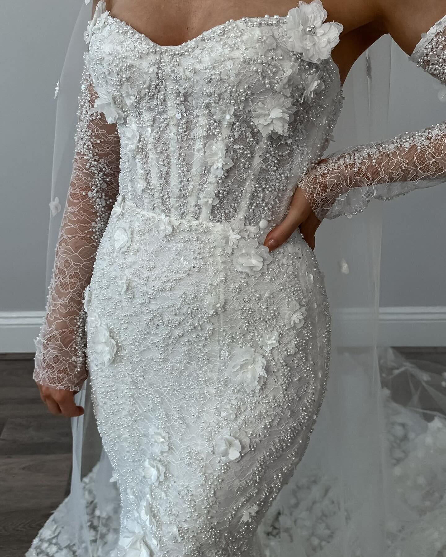 K A Y L E E 🤍

With matching chantilly lace sleeves and 3D flower veil 🤍

Kaylee is fusing delicate lace and beading with eye-catching 3D flowers, creating an irresistible bridal look! 👰🏼&zwj;♀️

#blanchebridal #weddingdress #romantic #modernbrid