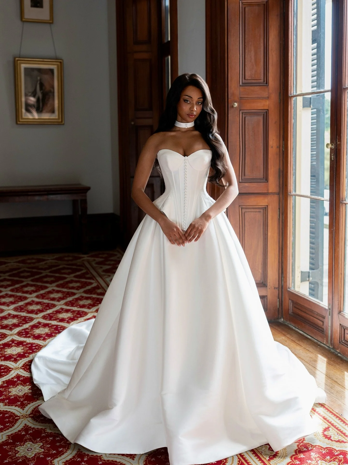 P E N E L O P E 

She&rsquo;s a couture statement straight out of the pages of Vogue ✨

From our R&ecirc;verie du Manoir collection, she embodies modern opulence &mdash; a sculpted corset, exposed boning, and crisp satin folds that glide with quiet d
