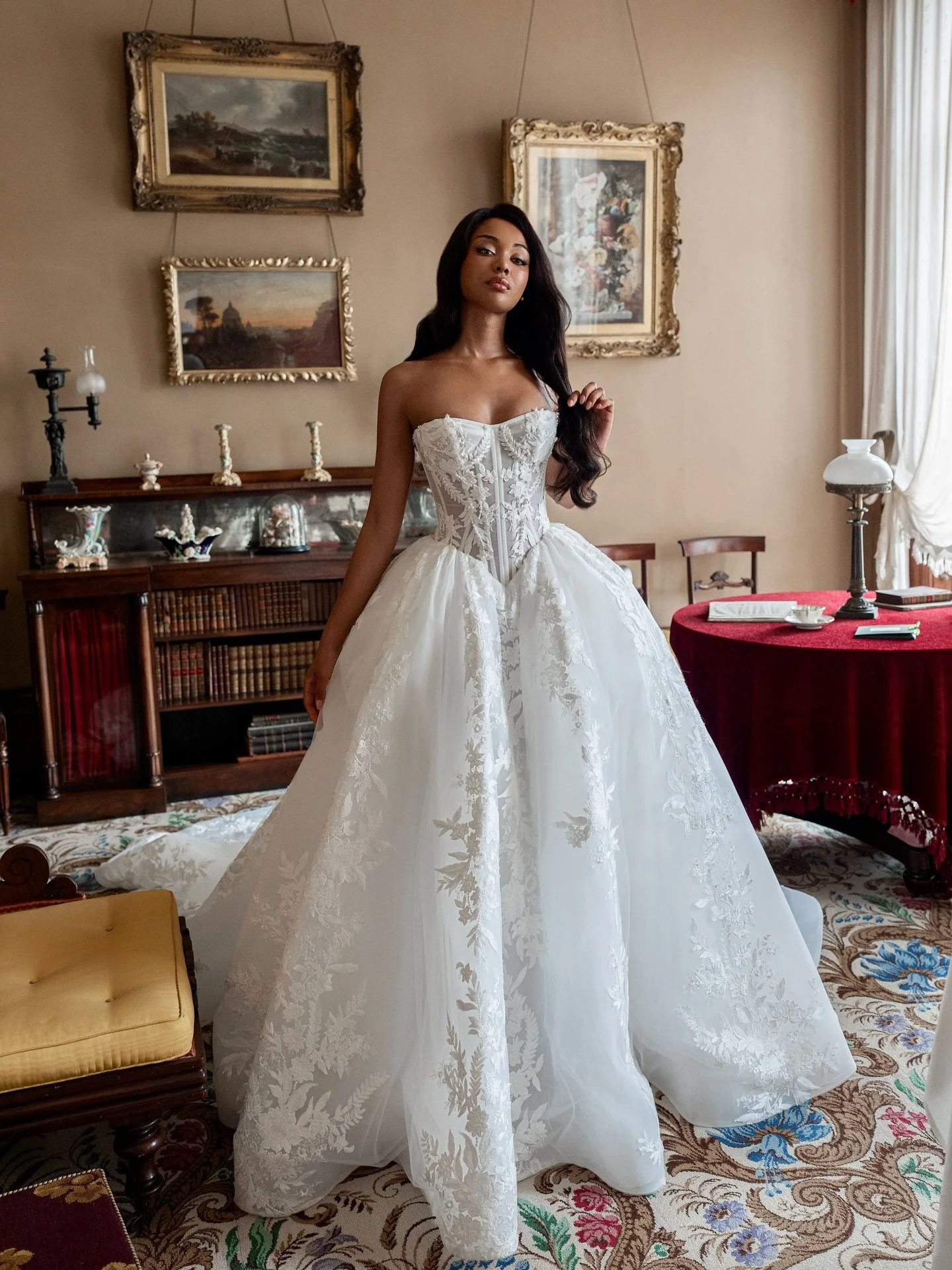 G A B R I E L L A &mdash; a modern fairytale come to life ✨

Her structured boning create sculptural beauty, while embossed floral lace cascades into a dramatic, voluminous skirt. 

Every detail radiates movement and romance &mdash; a gown made to ca