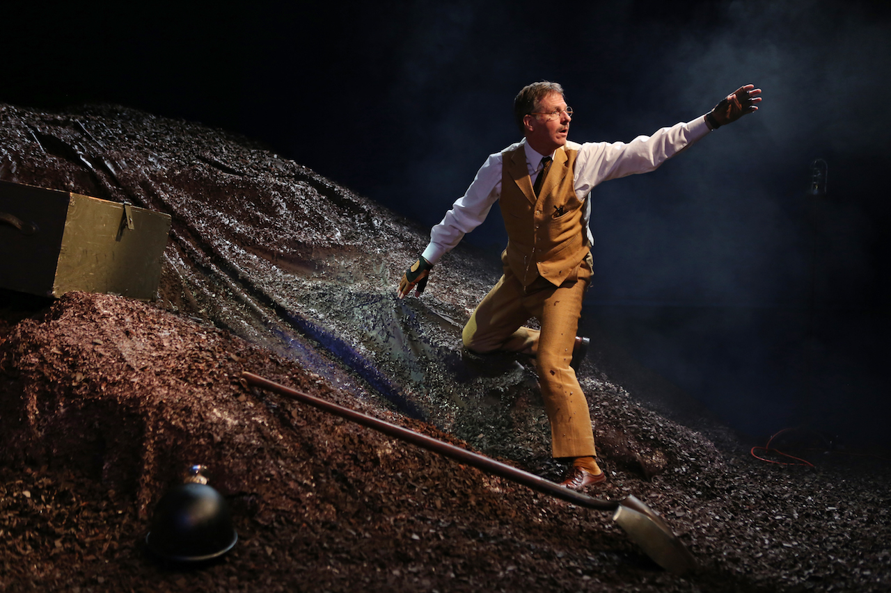 Martin Moran as Thornton Wilder in O, Earth. Photo by Julieta Cervantes.