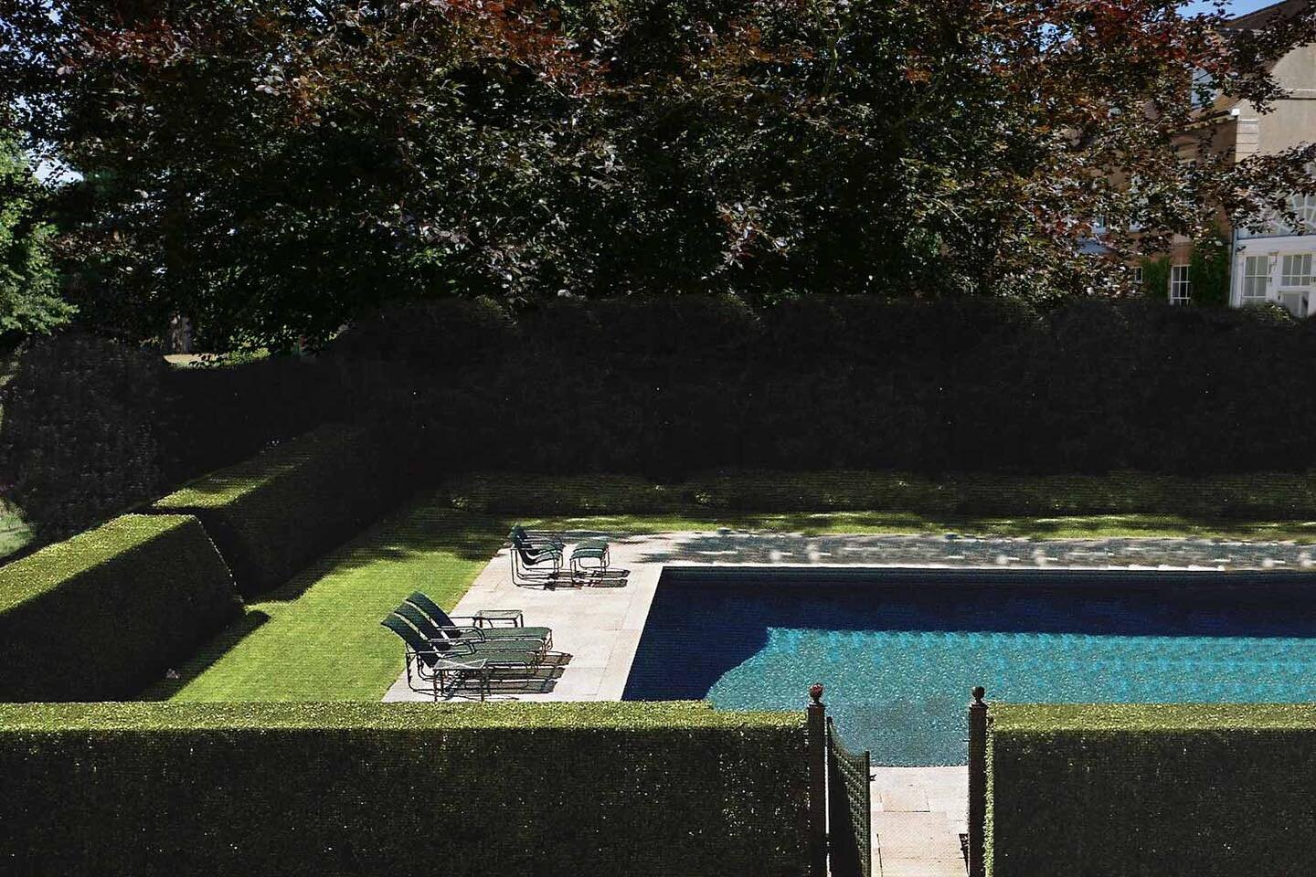 Your own private oasis&hellip;our design for a new pool complex close to the house creates privacy with a two layered hedge carefully placed to allow for a choice of sun or shade, grass or paving, around the entire perimeter.

#georgian #georgianarch