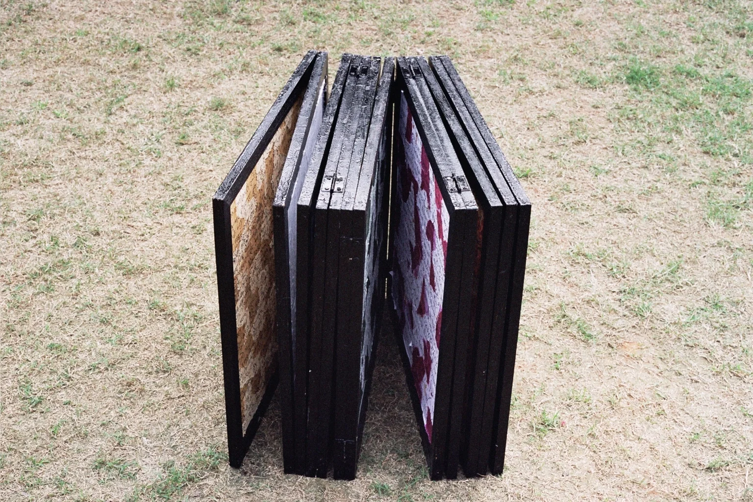  2004 Installation woodwork with hand made paper 150cm x 200cm/ video/ drawings  The theme of this work is ‘identity of the traveler’. I see the traveler as an unsettling and inversive existence, where the process of “I become another” is the constan