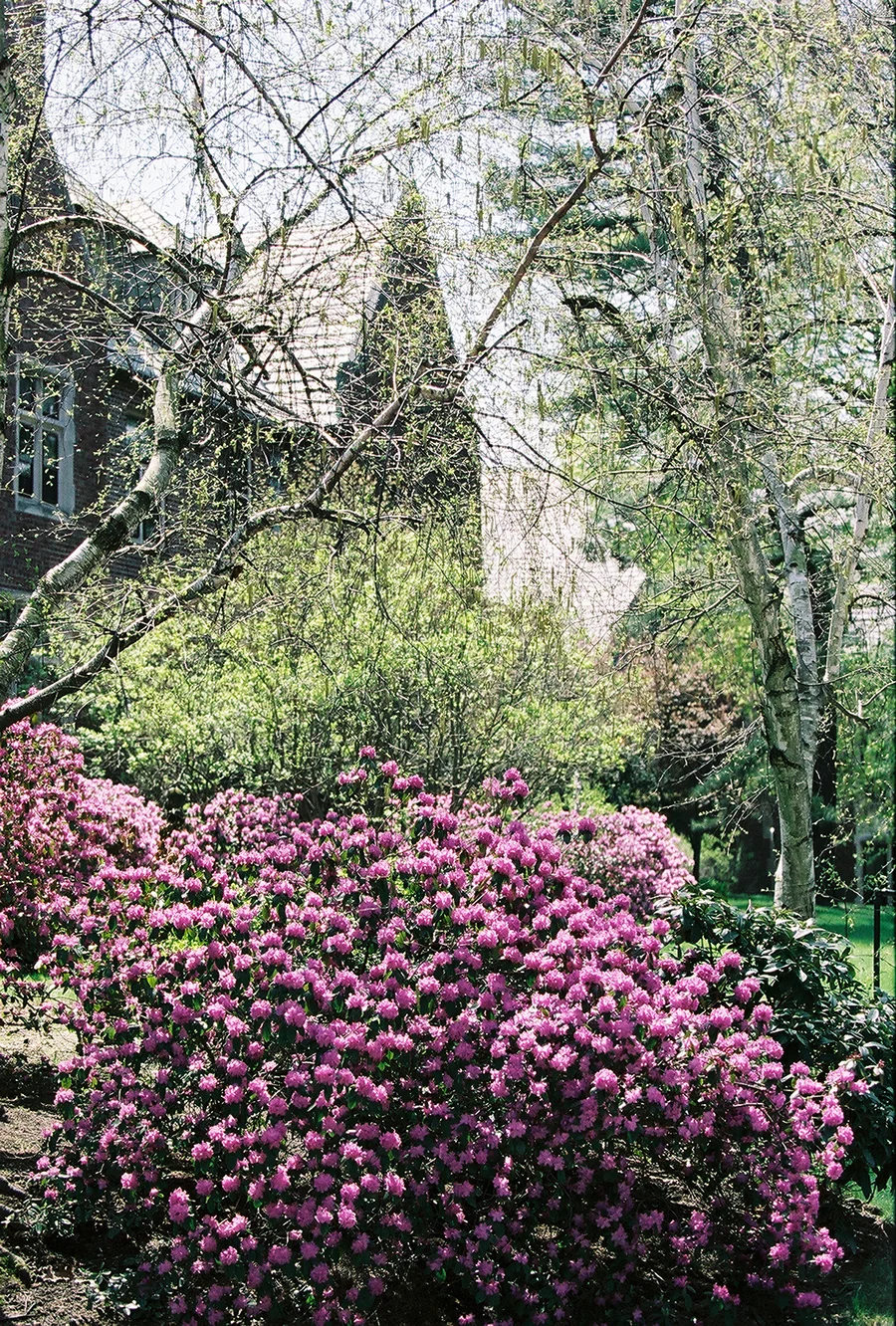 050104_OB grounds_Residents_hi_0009.jpg