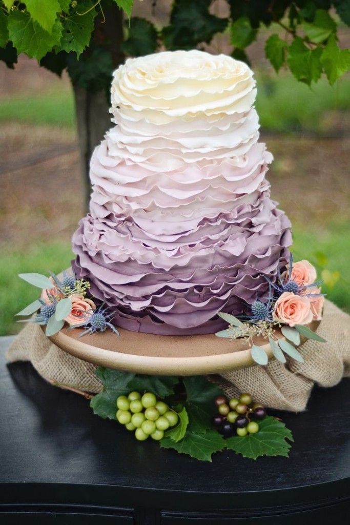 9192667a408c6c09a299f235b49e2e2e--lilac-wedding-cakes-rustic-wedding-cakes.jpg