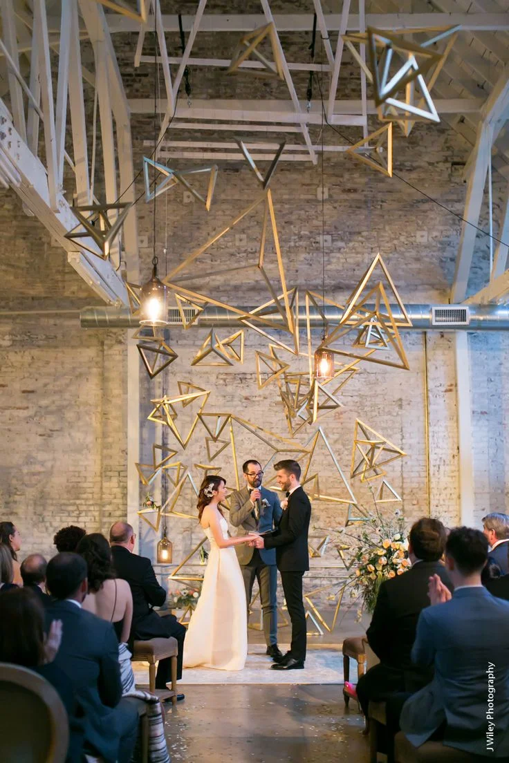 18f1fe047c8328581cf41575aaa2f9be--hipster-wedding-ideas-hipster-bride.jpg