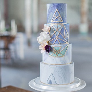 blogs-aisle-say-modern-geometric-wedding-cake-320.jpg