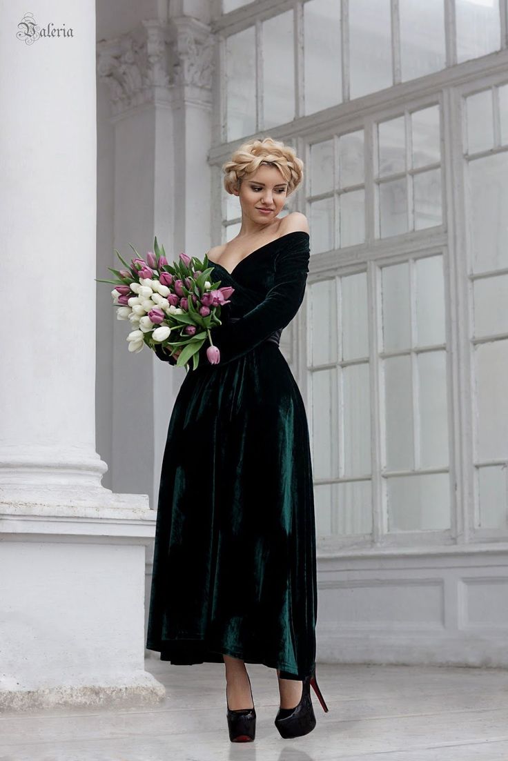 32c4a1a0ec21fa2633cac3c811550a77--emerald-dress-bridesmaid-long-sleeve-bridesmaid-dress-winter.jpg