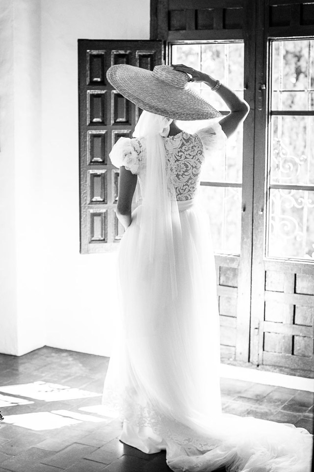 pamela-novia-boda-sombrero-complemento-blog-a-todo-confetti (9).JPG