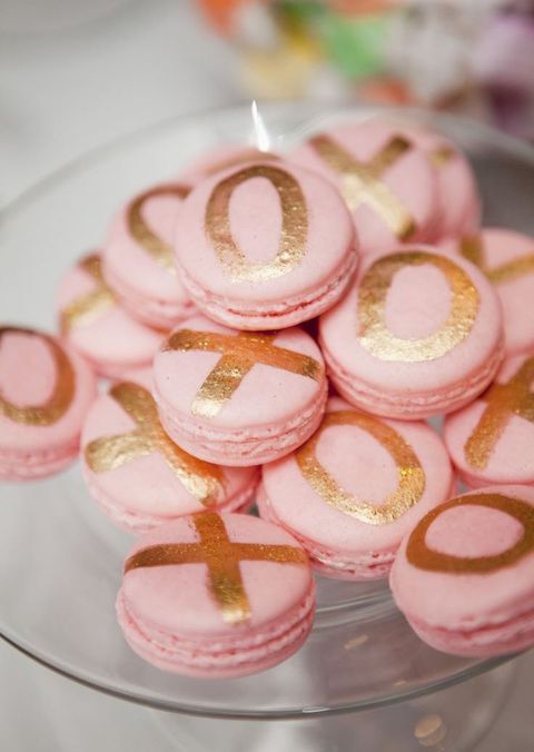 eaa9c45217f3a633f4f2dee758fbf963--pink-macaroons-macaroons-wedding.jpg