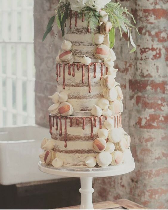 40-semi-naked-copper-drip-wedding-cake-with-vanilla-and-coffee-macarons-and-meringue-kisses.jpg