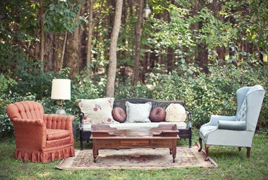 eclectic_outdoor_wedding_seating.jpg