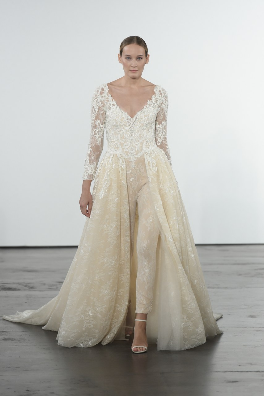 dennis-basso-for-kleinfeld-wedding-dresses-fall-2018-015.jpg