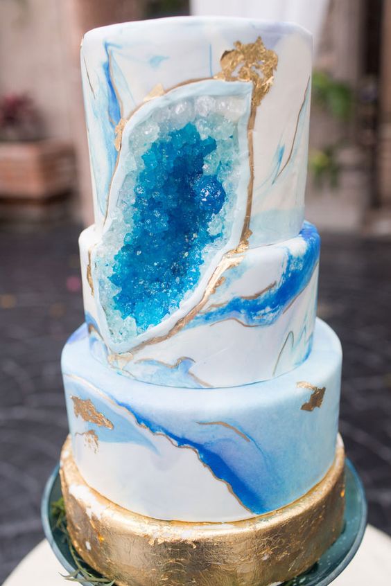 23-marble-blue-cake-with-geode-decor-unites-two-hot-trend-in-wedding-cakery.jpg