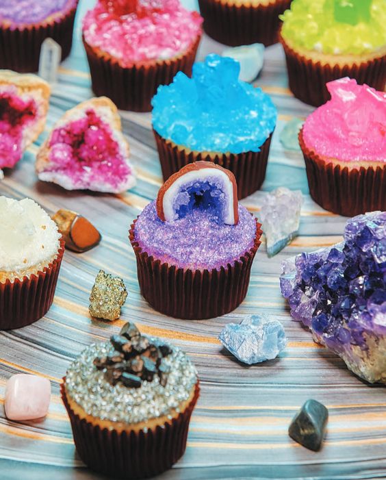 19-crystal-and-geode-wedding-cupcakes-in-bold-shades.jpg