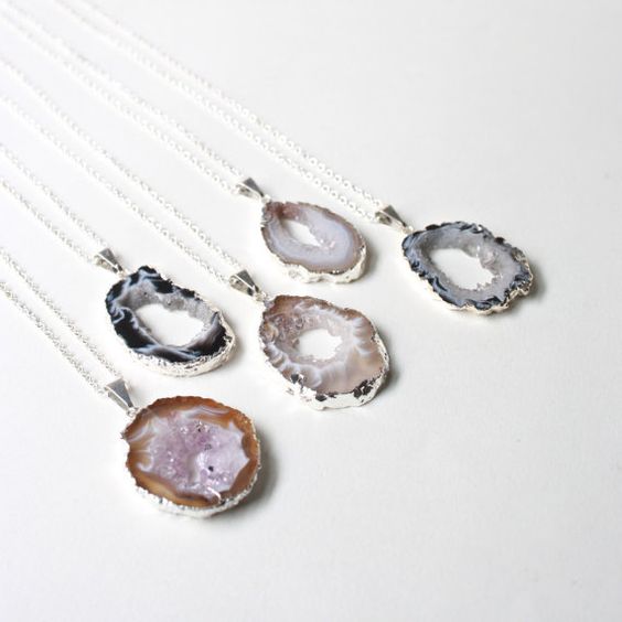 32-agate-slice-necklaces-for-bridesmaids-and-maybe-the-bride-herself.jpg