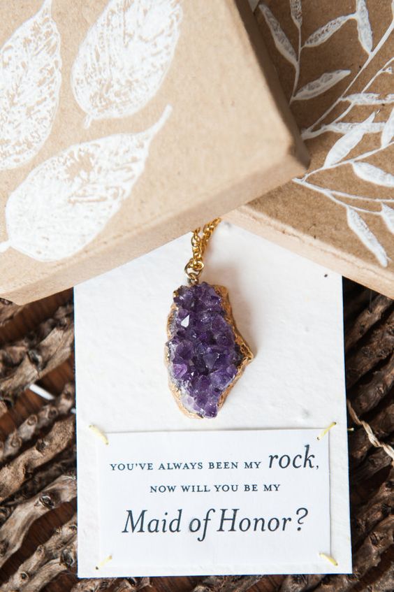 33-geode-necklaces-will-be-an-awesome-gift-for-your-bridesmaids.jpg