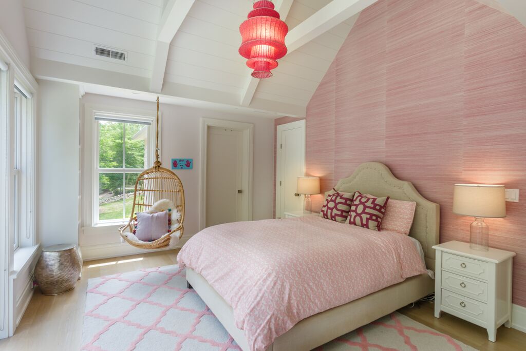 ©alliewood.com bedroom 10.jpeg