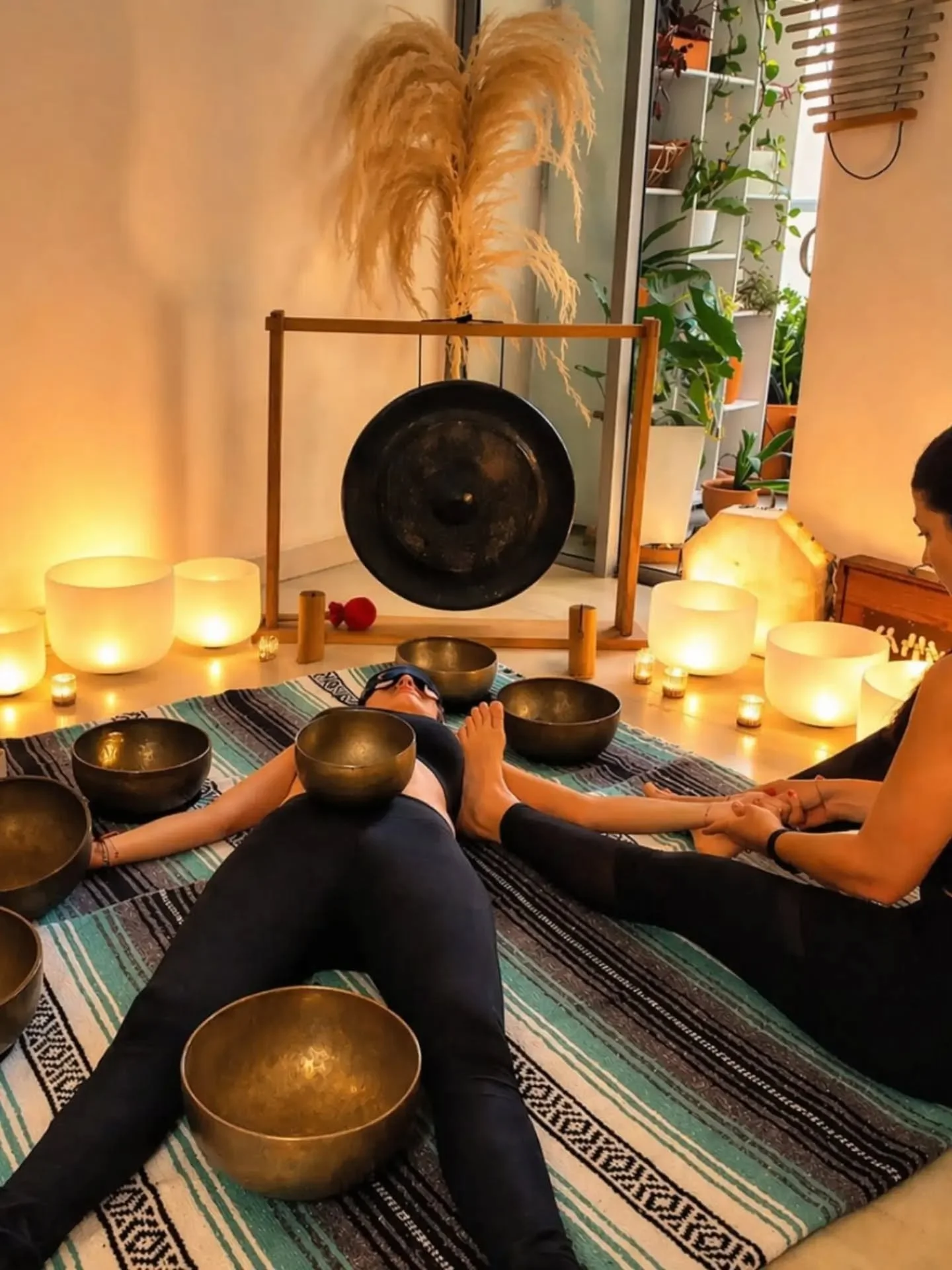 "Dolce Far Niente"

✨ La dulzura de no hacer nada

Dejar a un lado el ritmo fren&eacute;tico del d&iacute;a a d&iacute;a.
Dedicar un momento a desconectar y a disfrutar.

💆&zwj;♀️ConSiente individual: el maravilloso Dolce Far Niente para r