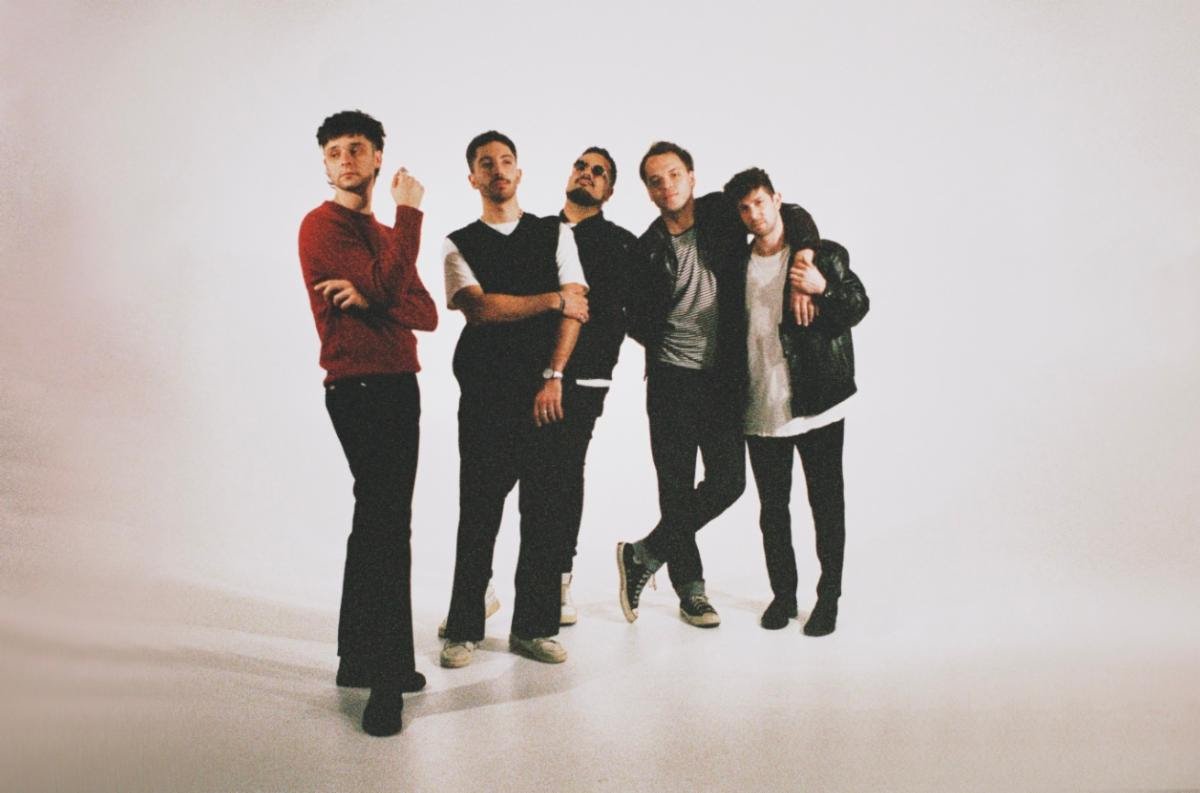 THE HAILS ON TOUR 