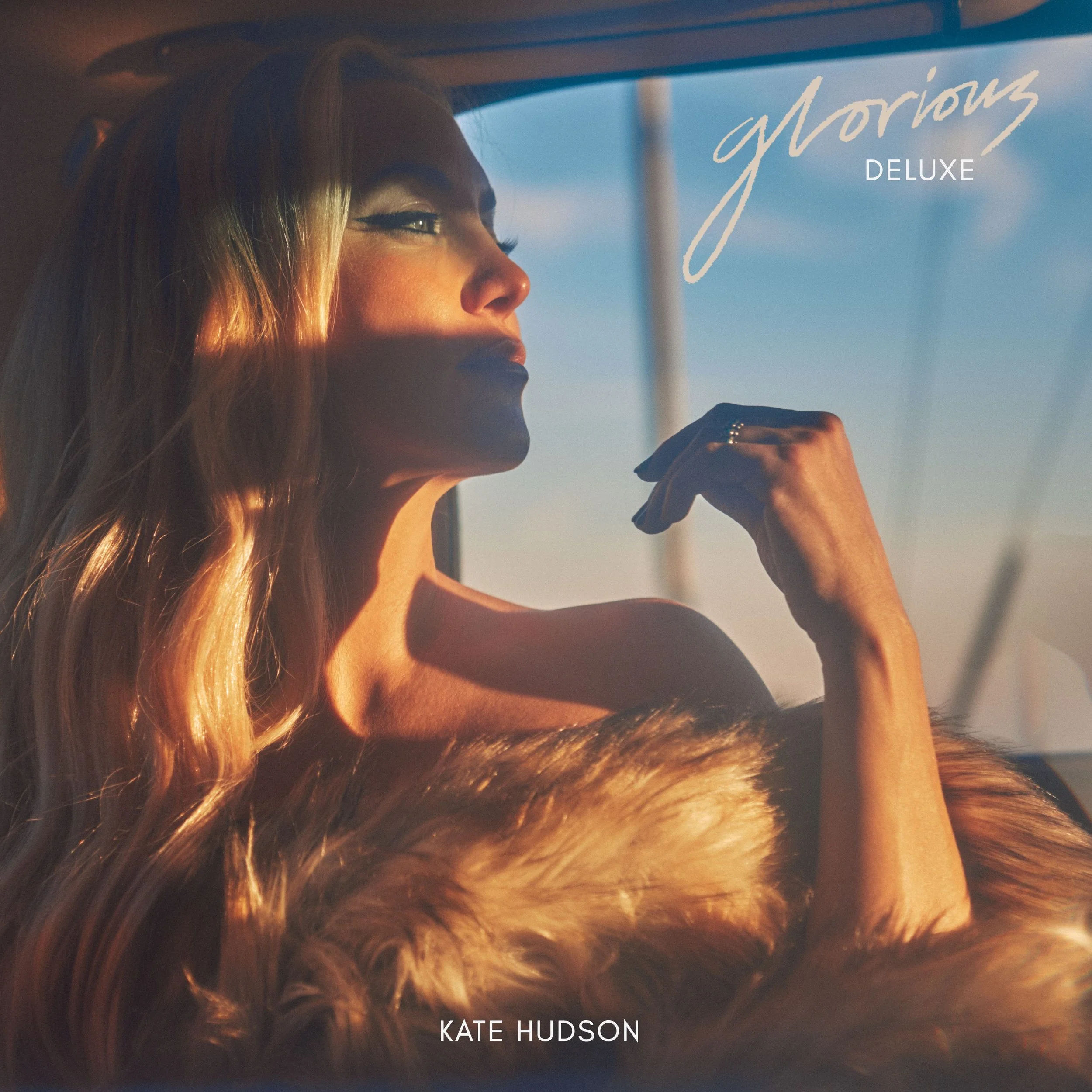 Kate Hudson’s GLORIOUS Deluxe Is OUT!