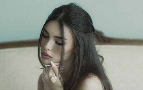 MADISON BEER LIVE!! | REDHAT