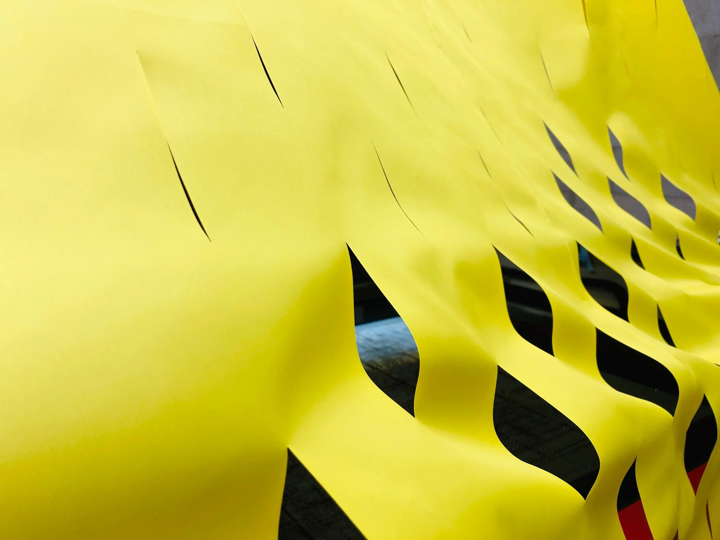 Cutting without burn marks or discoloration.