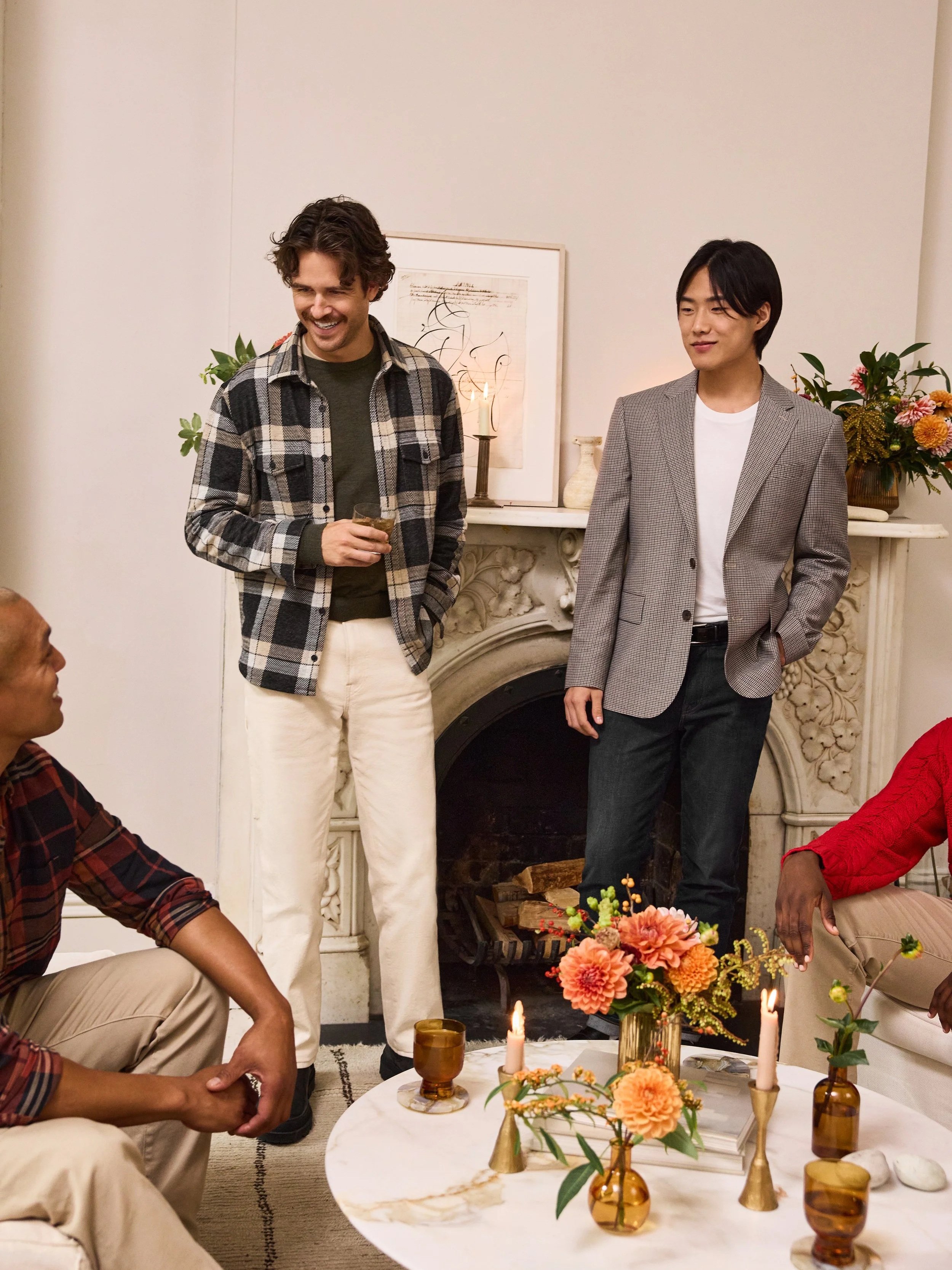 101424_EXPLOVEHOLIDAY_D1_RB_FriendsgivingBrunch-SOFA_0134.jpg