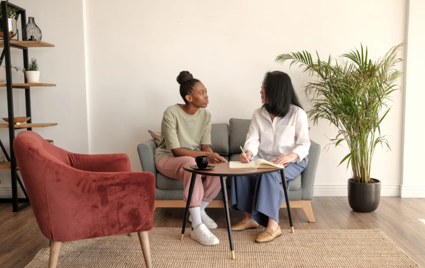 Anticipation vs. Reality: Untangling What We Expect in Social Settings