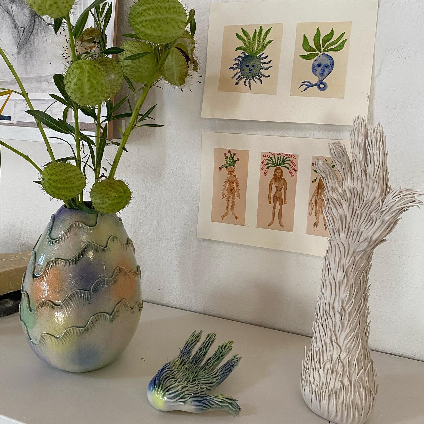 Hairy corner of the studio with little watercolours inspired by medieval mandrake men

#ceramics #ceramicsculpture #clay #porcelain #mandrake #australianceramics #studio