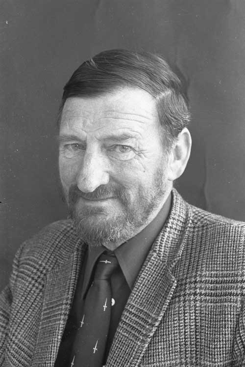 Denis Glover, 1973. Alexander Turnbull Library, 1/4-021052-F. 