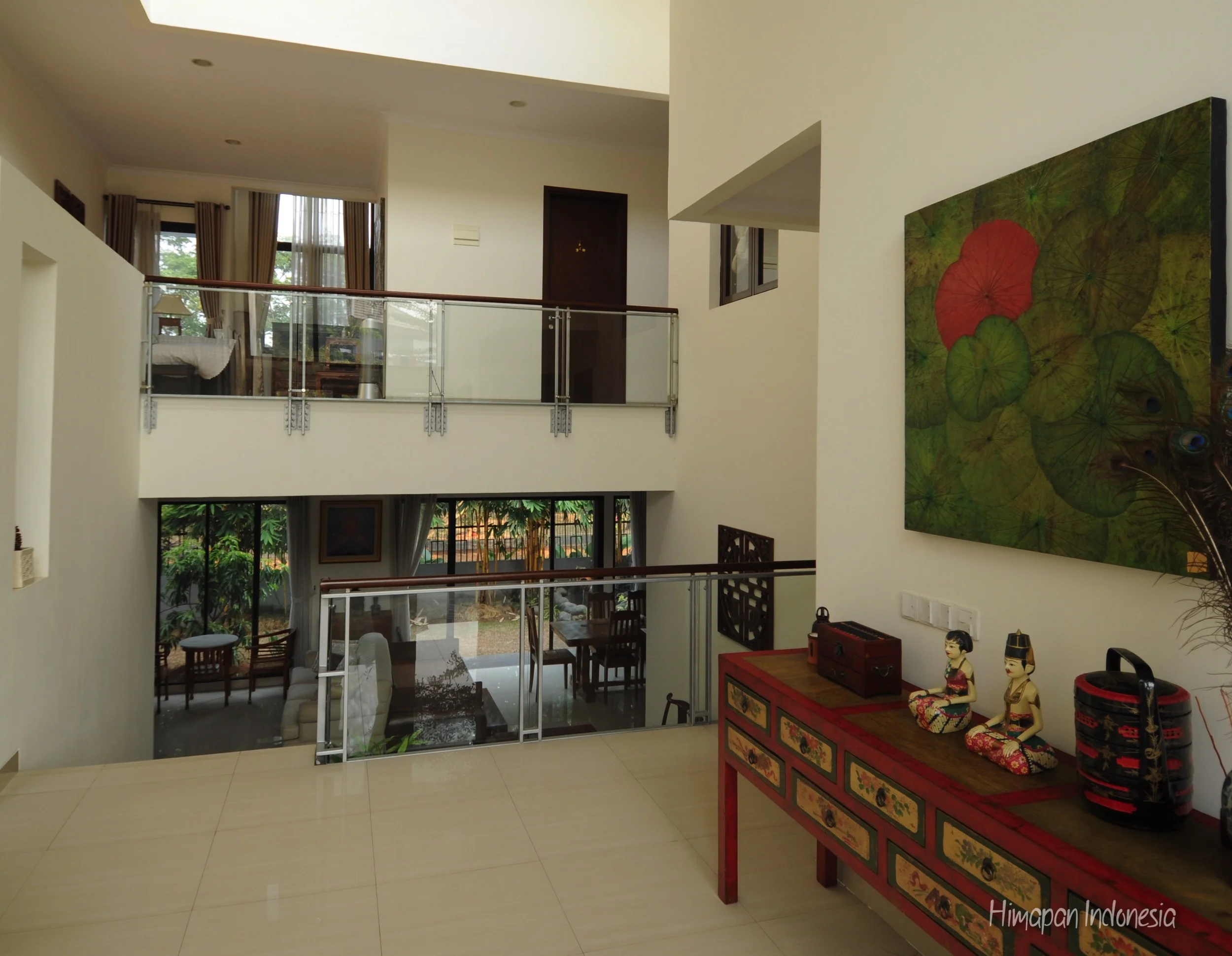 2.  Riz Inner View.jpg