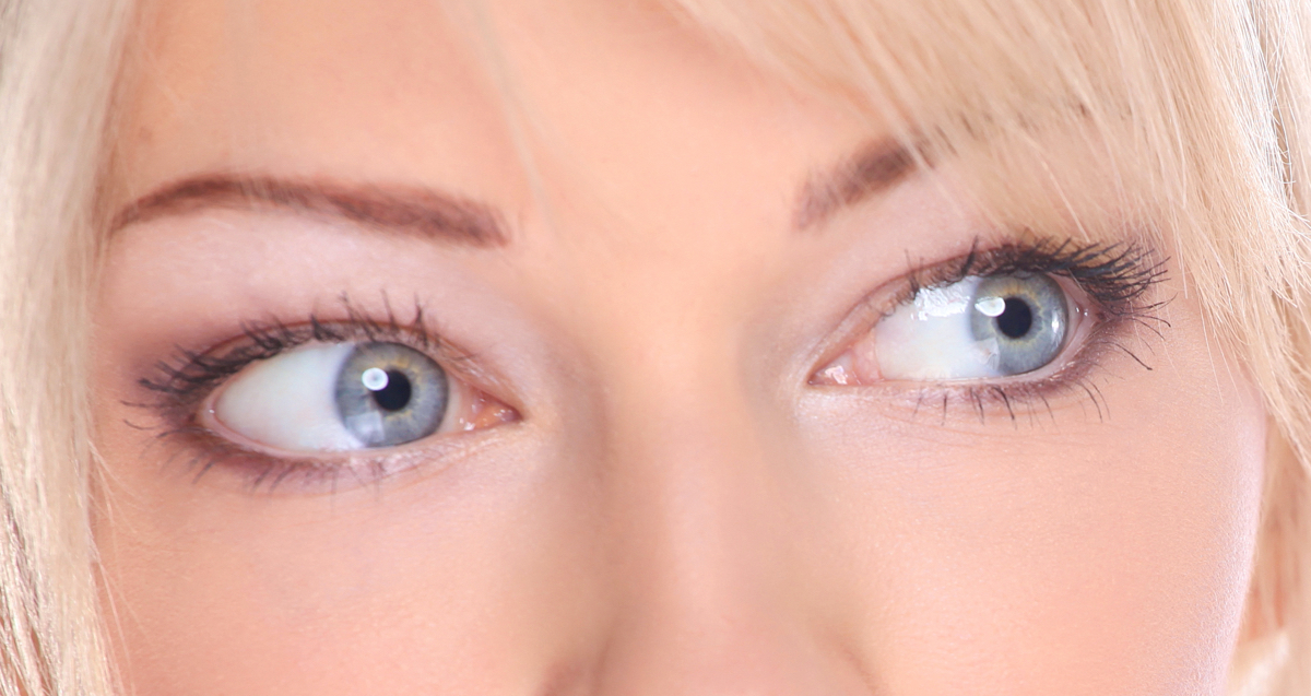 Sample A - Duchenne smile (smiling with her eyes)