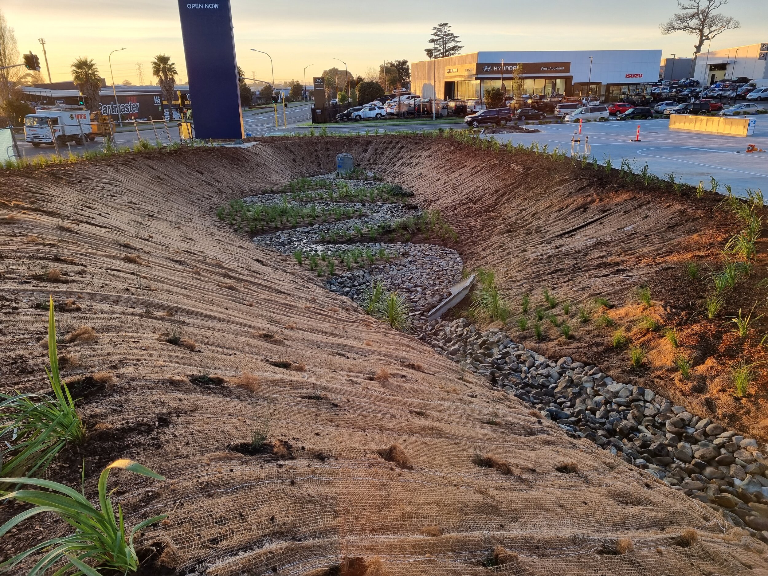 Flow through Planter Installed