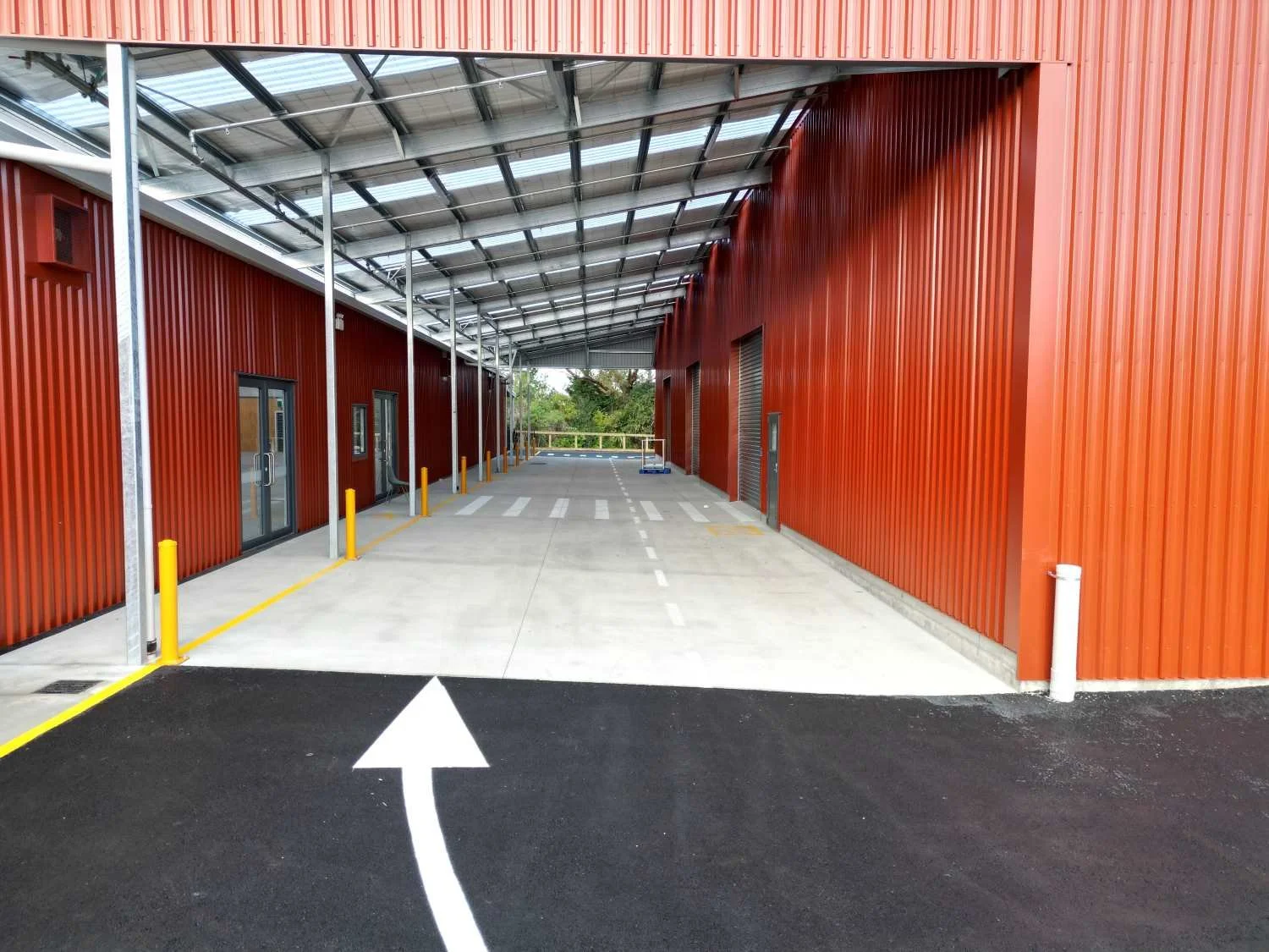 Waitakere Resource Recovery Park drive through.JPG