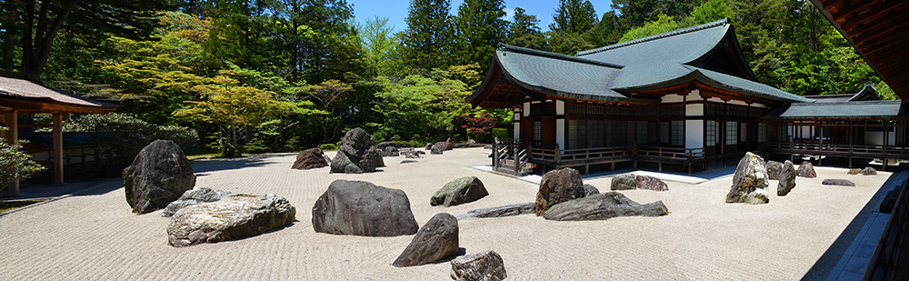 Kongobu-ji in Koyasan is home to the largest rock garden in Japan. There are two dragons made of boulders circling each other here.&nbsp;