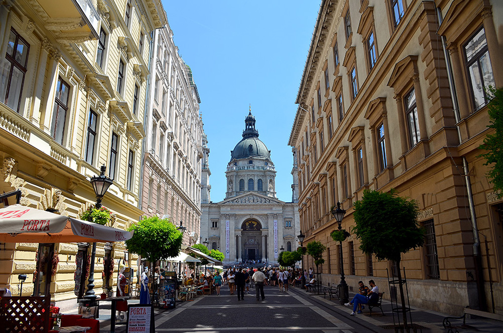 Standard street scene in Budapest.