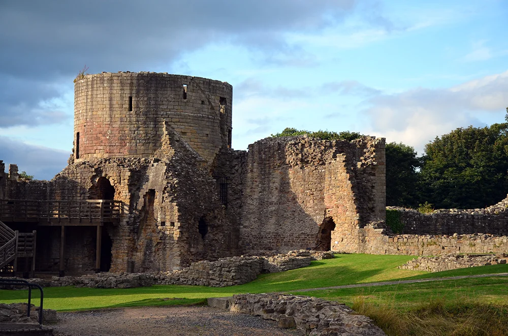 Crumbling rock towers and rolling green lawns at Barnard Castle.
