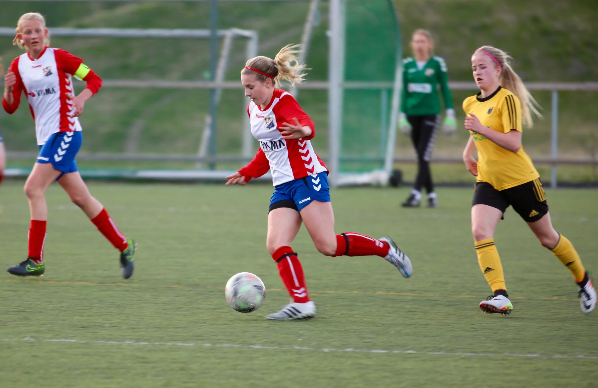 Nora ledet an i første omgang