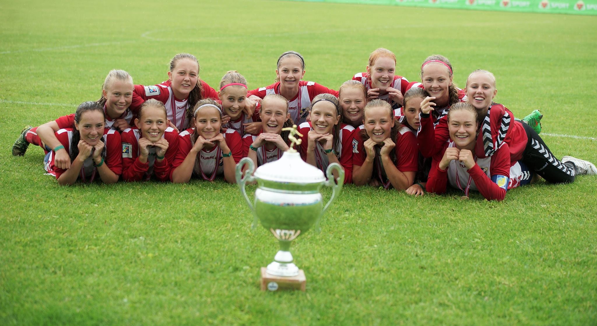 Lyn tok gull i Norway Cup - kan det gjentas i årets J16 NM? (Foto: Støtt Norsk Kvinnefotball)