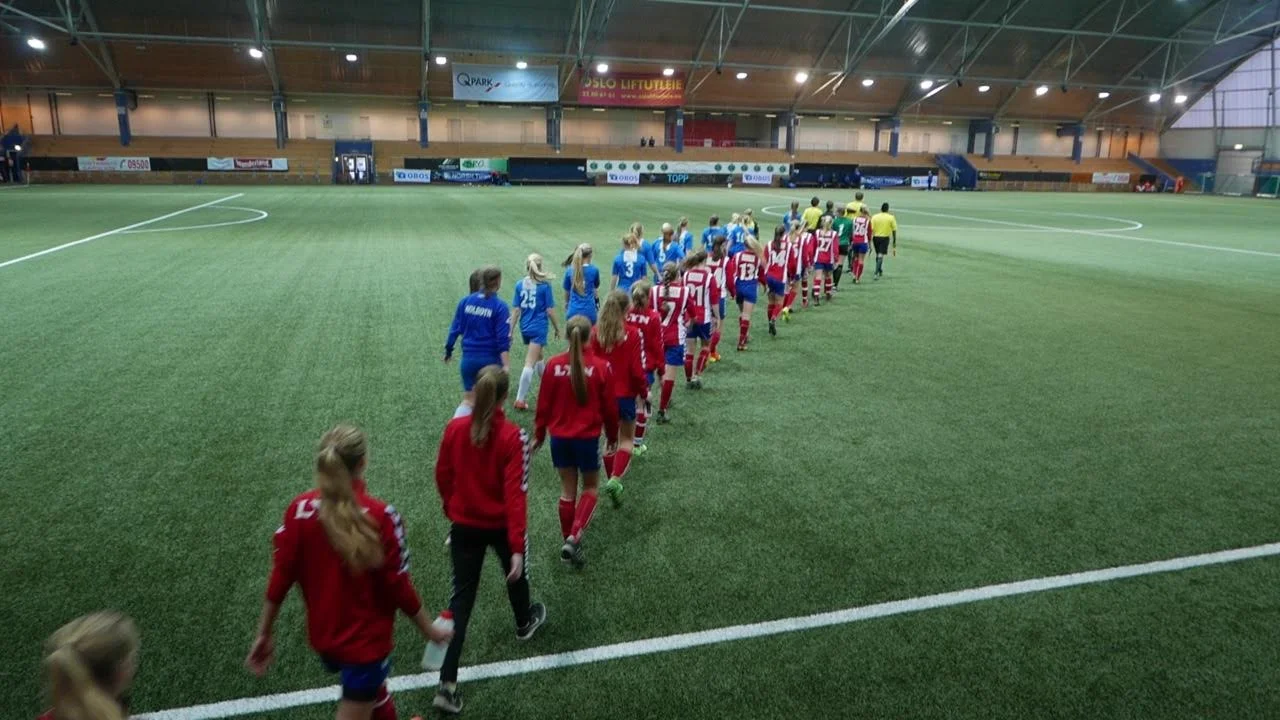 Innmarsj og klare for kamp!