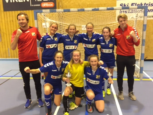 Fornøyde vinnere etter 7-2 over Ekholt i finalen