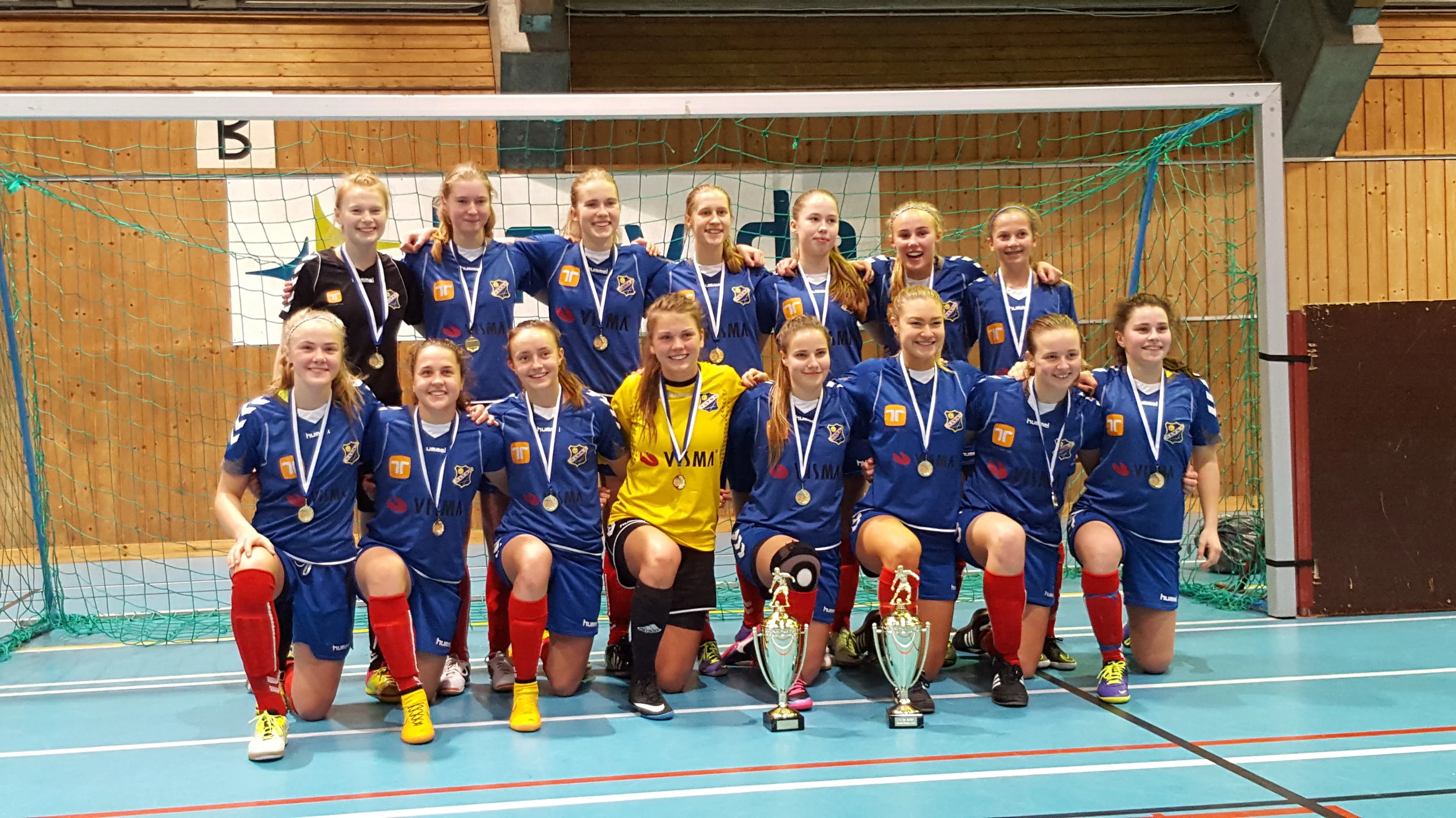 Lyn-jentene som vant i J16 og J19 klassene i 2016
