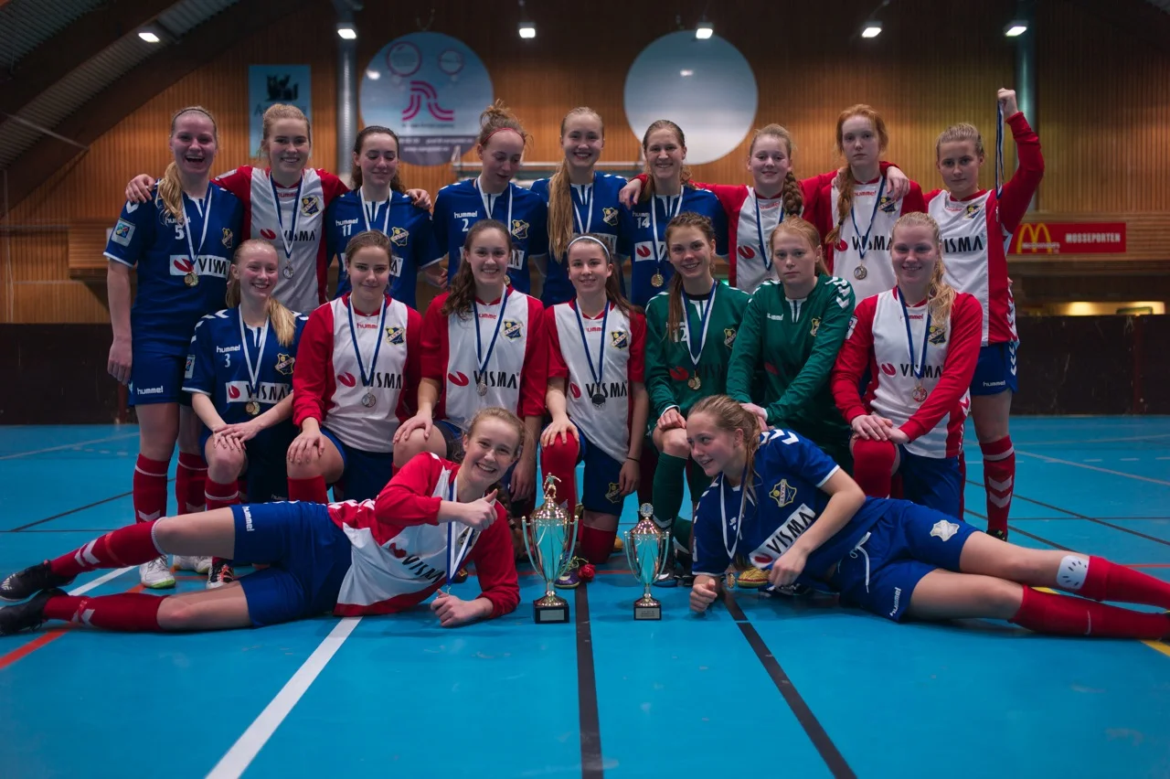 Alle finalejentene (foto: Eli Roaldseth)