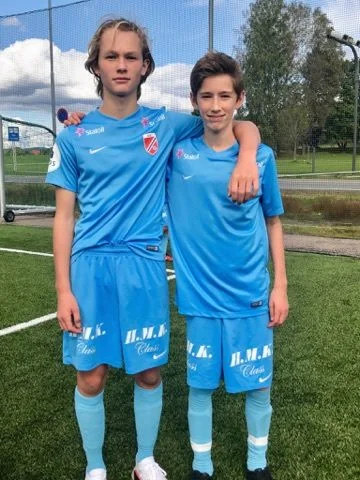 G03 har hatt 4 spillere på Nasjonal krets 2017 sesongen, men i det siste kun 2 da vi har to som spiller fast med 02 laget om kvalik til IK. I tillegg så har vi noen sonesspillere (G03) + krets/sonespillere som er 04 men spiller fast med G03.1 - Vi utvikler spillere.